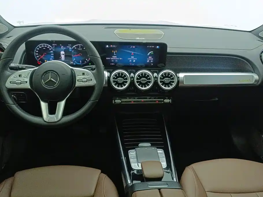 Mercedes-Benz GLB — миниатюра 12