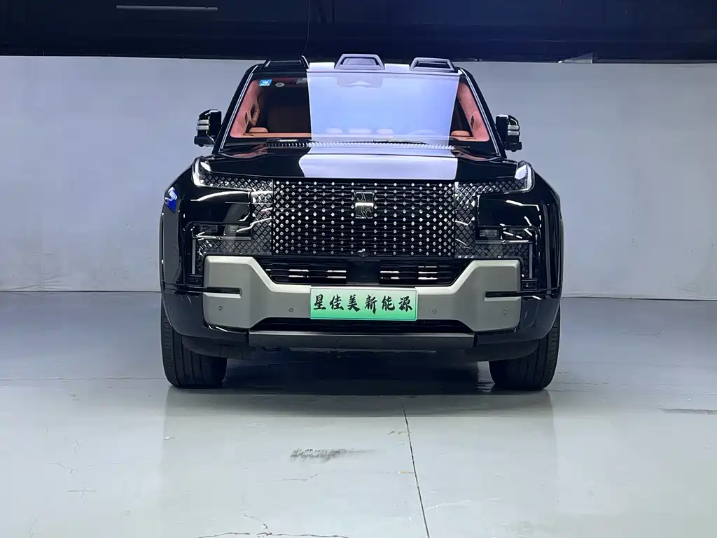 Yangwang Yangwang U8 — миниатюра 2