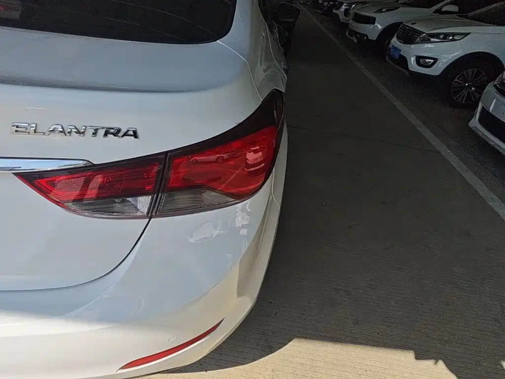 Hyundai Elantra Langdong — миниатюра 8