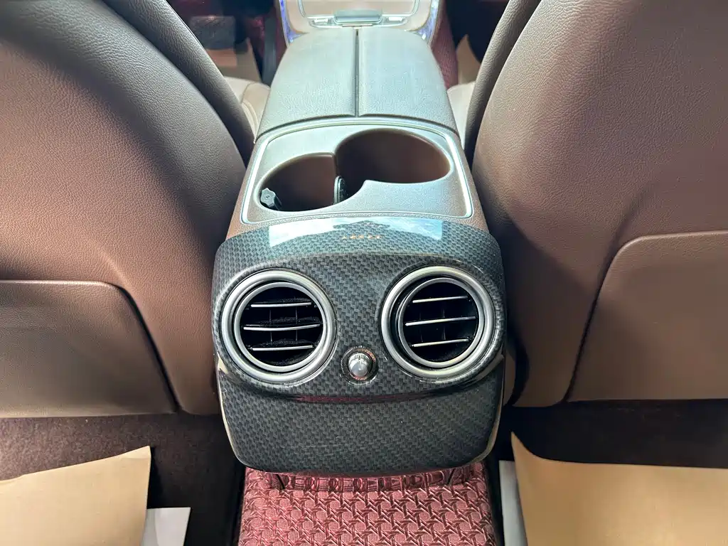Mercedes-Benz E-Class — миниатюра 16