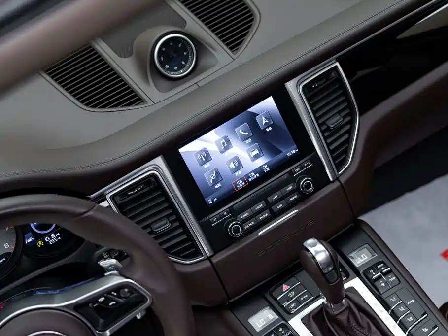 Porsche Macan — миниатюра 15