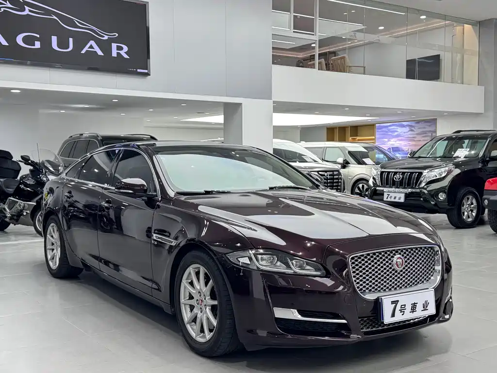 JAGUAR XJ
