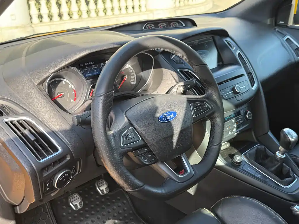 Ford Focus (Import) — миниатюра 10