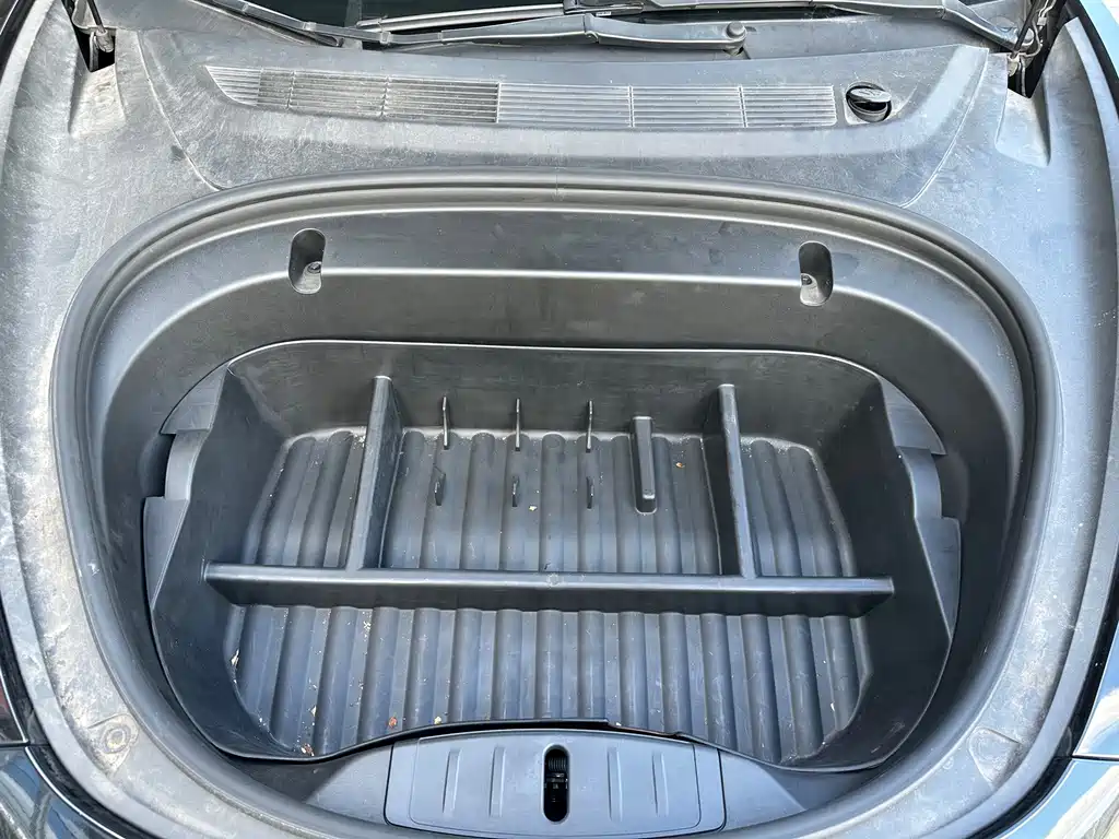 Tesla Model 3 — миниатюра 27