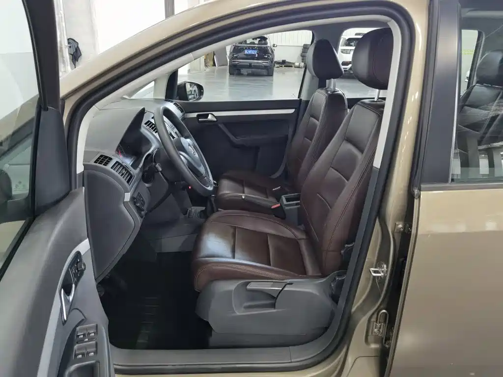 Volkswagen Touran — миниатюра 10