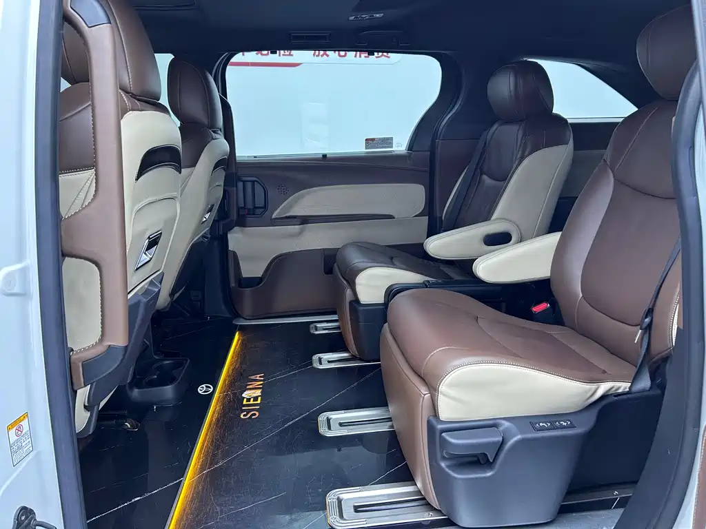 Toyota Sienna 2021 2.5L Luxury