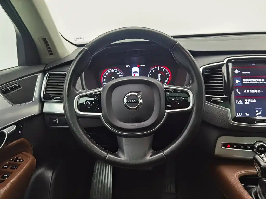 Volvo XC90 — миниатюра 11