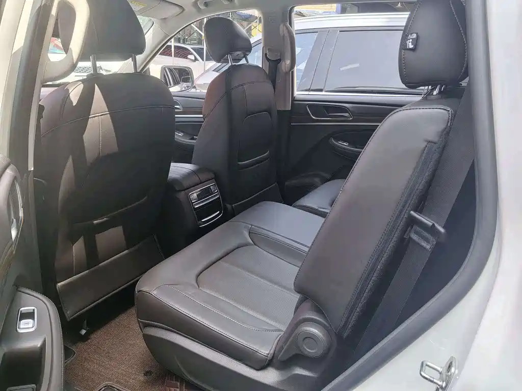 Roewe RX8 — миниатюра 6