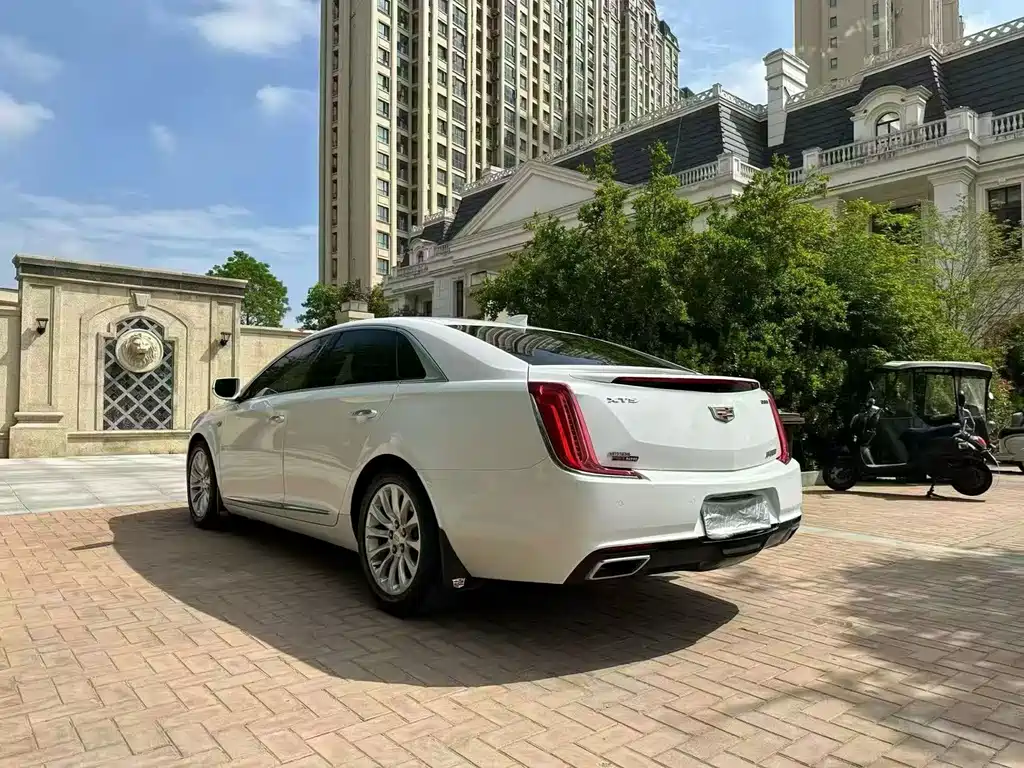 Cadillac XTS 2018 28T