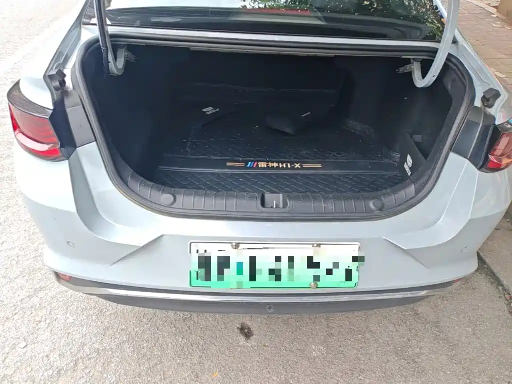 Geely L HiP — миниатюра 24
