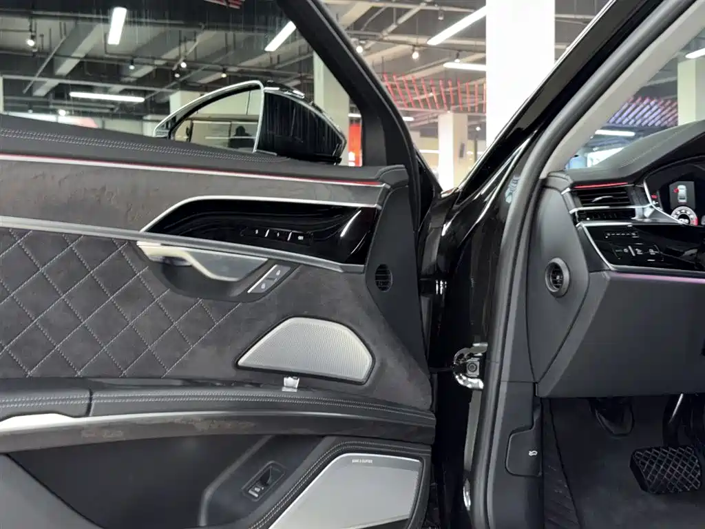 Audi A8 2022 A8L Horch