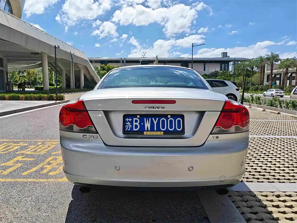 Volvo C70 — миниатюра 4