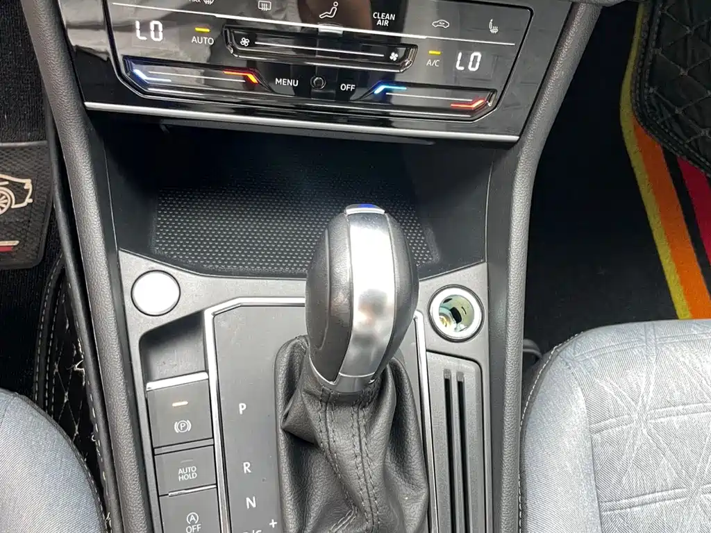 Volkswagen Lavida — миниатюра 8