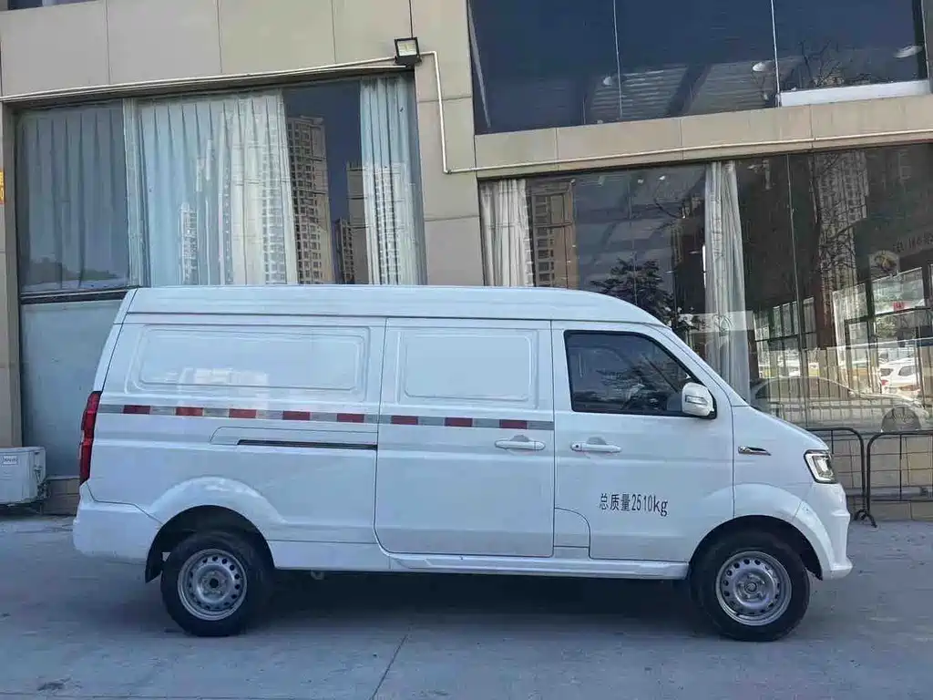 Yuan Cheng Yuan Cheng E5 — миниатюра 5