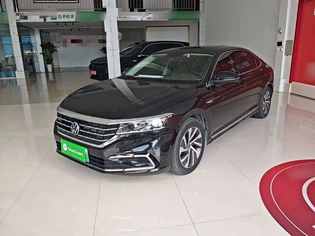 Volkswagen 帕萨特插电混动 — миниатюра 2