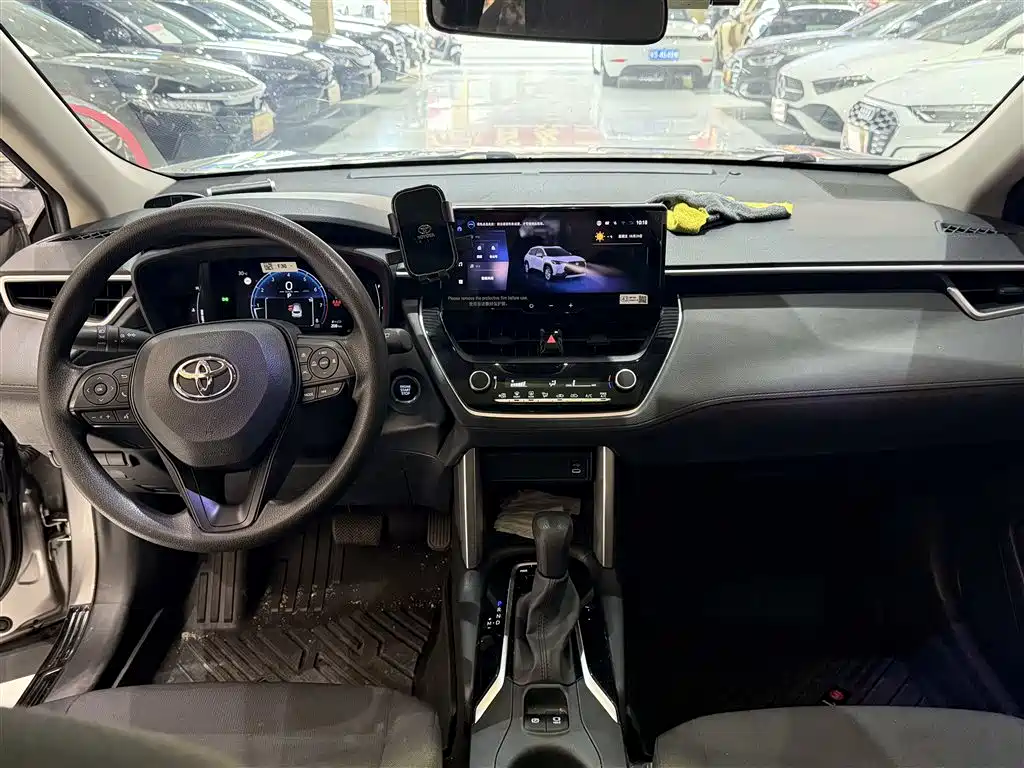 Toyota Corolla Cross — миниатюра 9