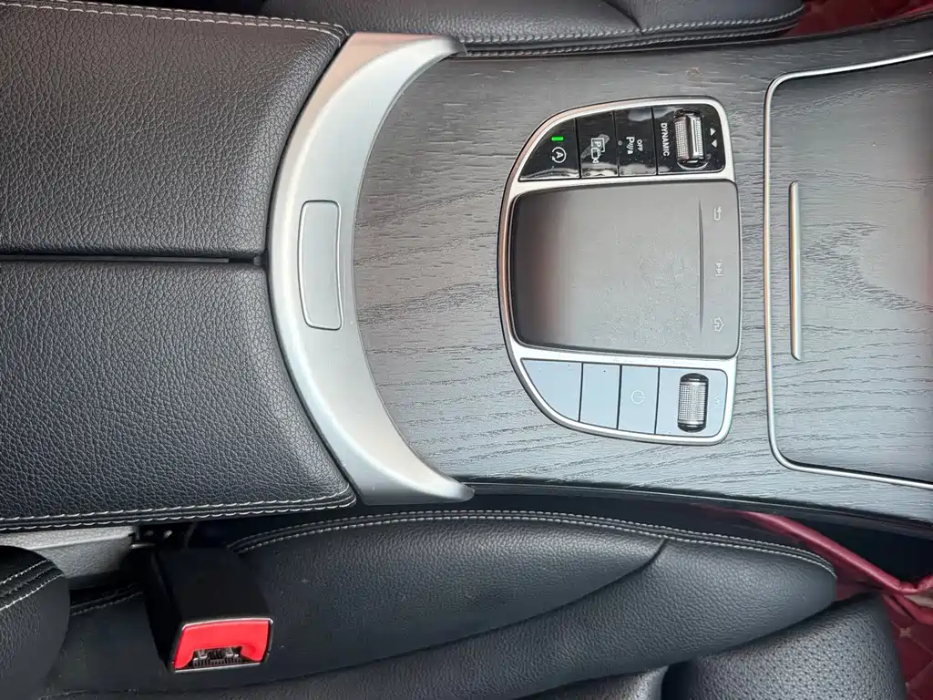 Mercedes-Benz C-Class — миниатюра 9