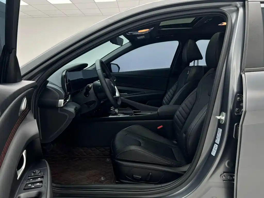 Hyundai Elantra — миниатюра 4