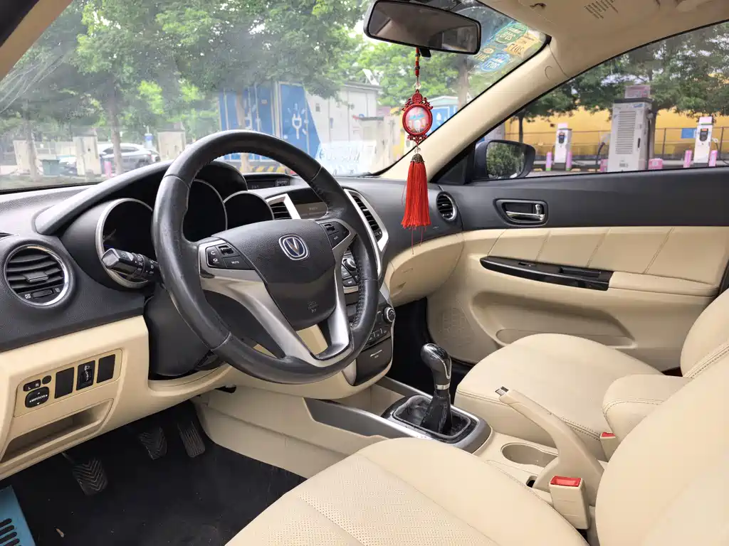 Changan Eado 2015 1.6L MT Luxury V