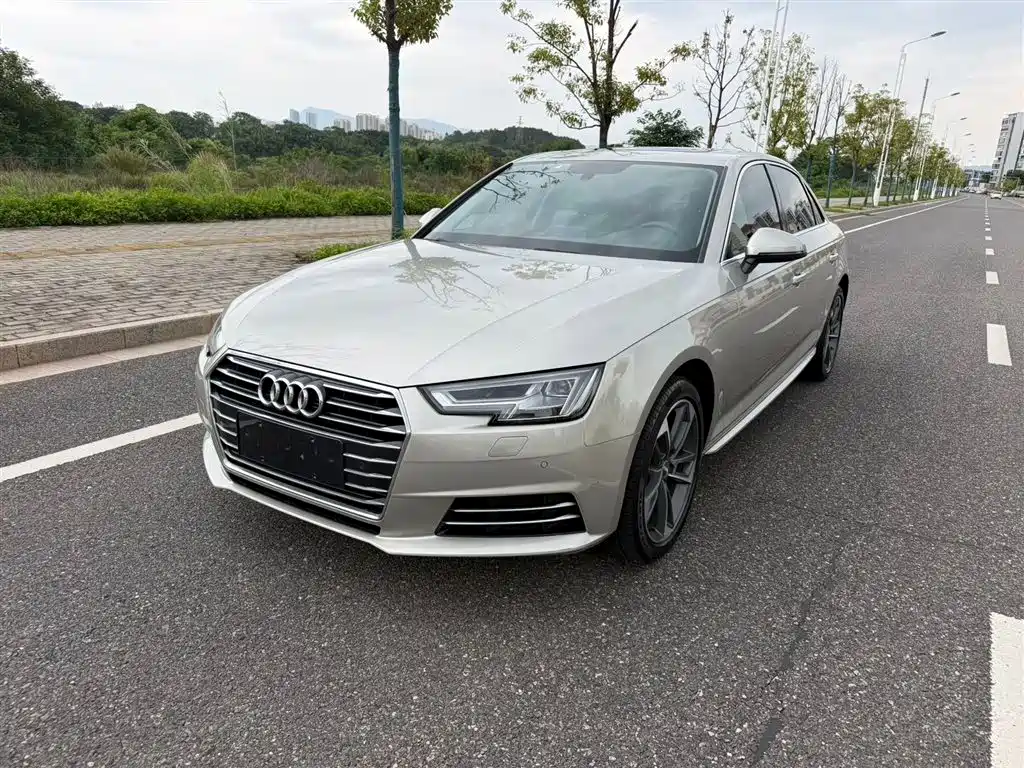 Audi A4L 2018