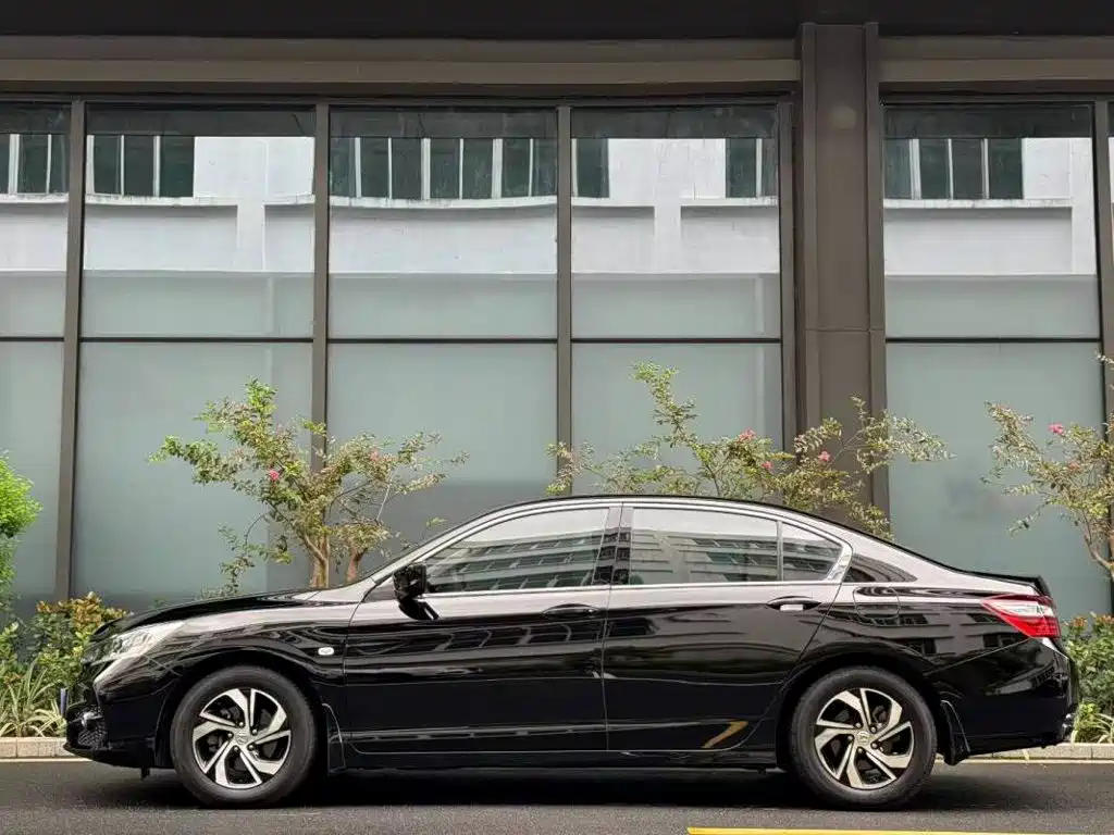Honda Accord — миниатюра 3