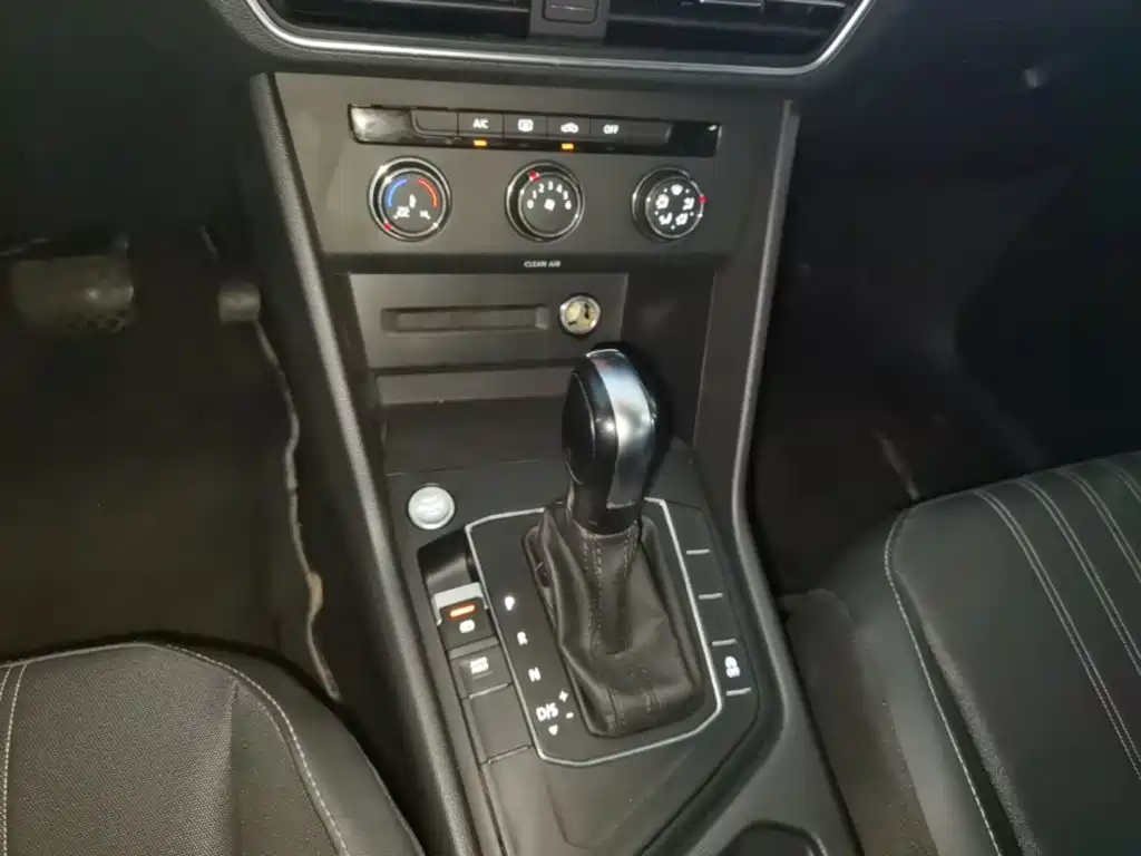 Volkswagen Tiguan L — миниатюра 14