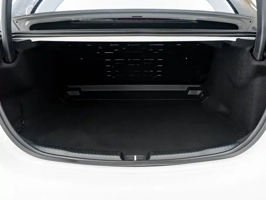 Mercedes-Benz C-Class — миниатюра 12