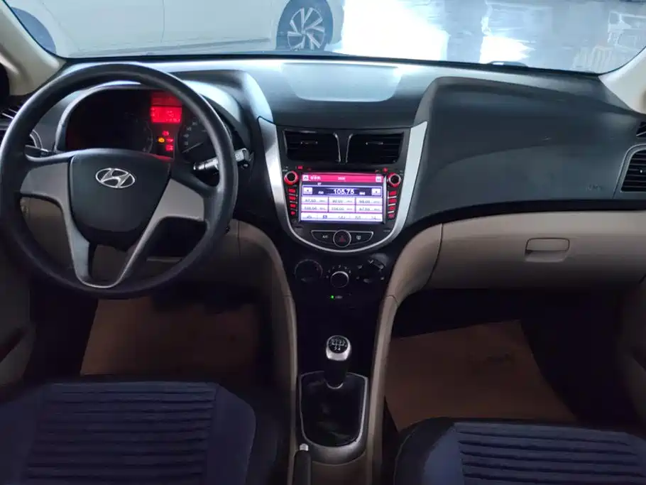 Hyundai Verna — миниатюра 12