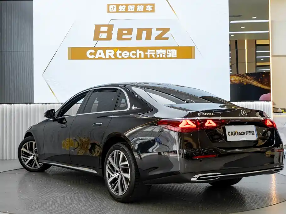 Mercedes-Benz E-Class — миниатюра 6