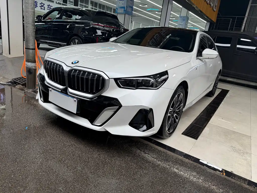 BMW 5 Series 2024