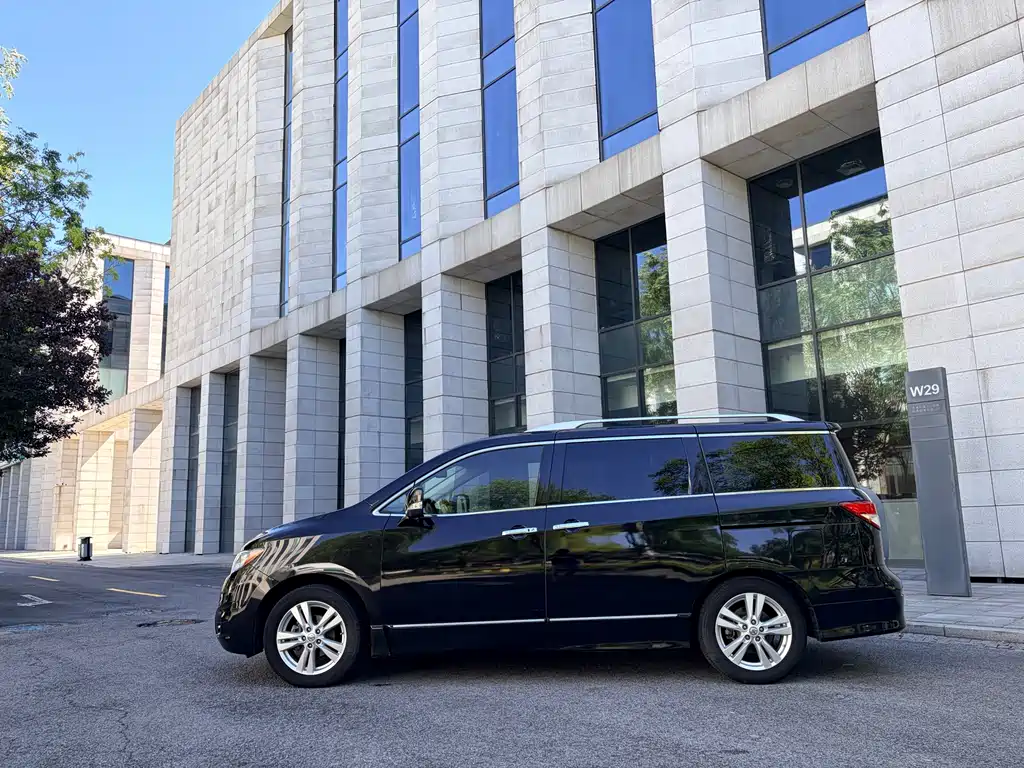 Nissan Quest — миниатюра 3