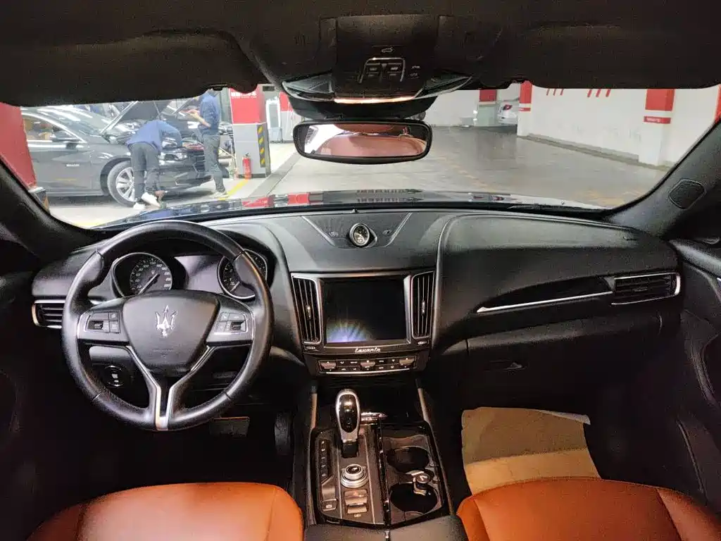 Maserati Levante — миниатюра 4