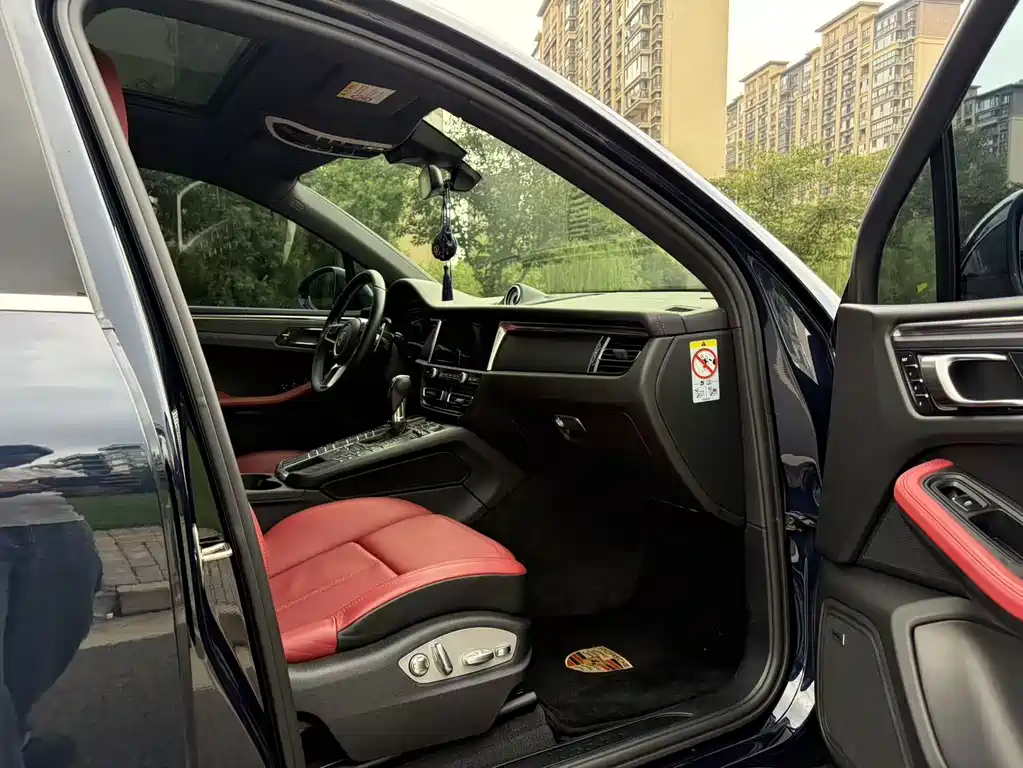 Porsche Macan — миниатюра 9