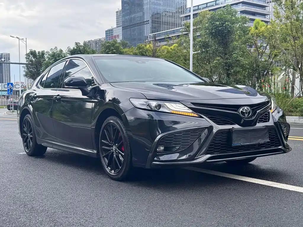 Toyota Camry — миниатюра 3