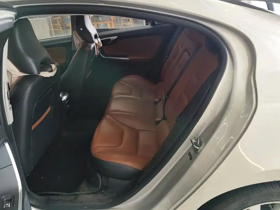 Volvo S60 — миниатюра 11