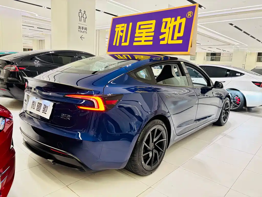 Tesla Model 3 — миниатюра 4