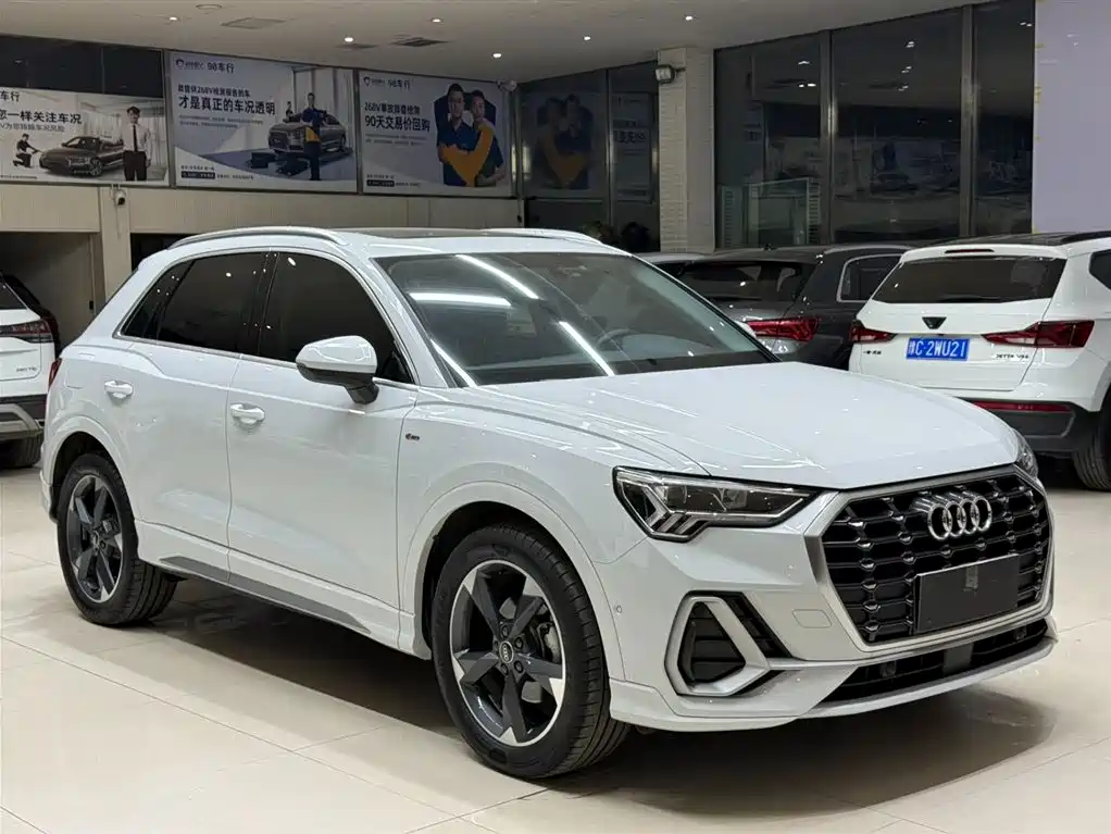 Audi Q3 2023 35 TFSI Fashion (1.4T)