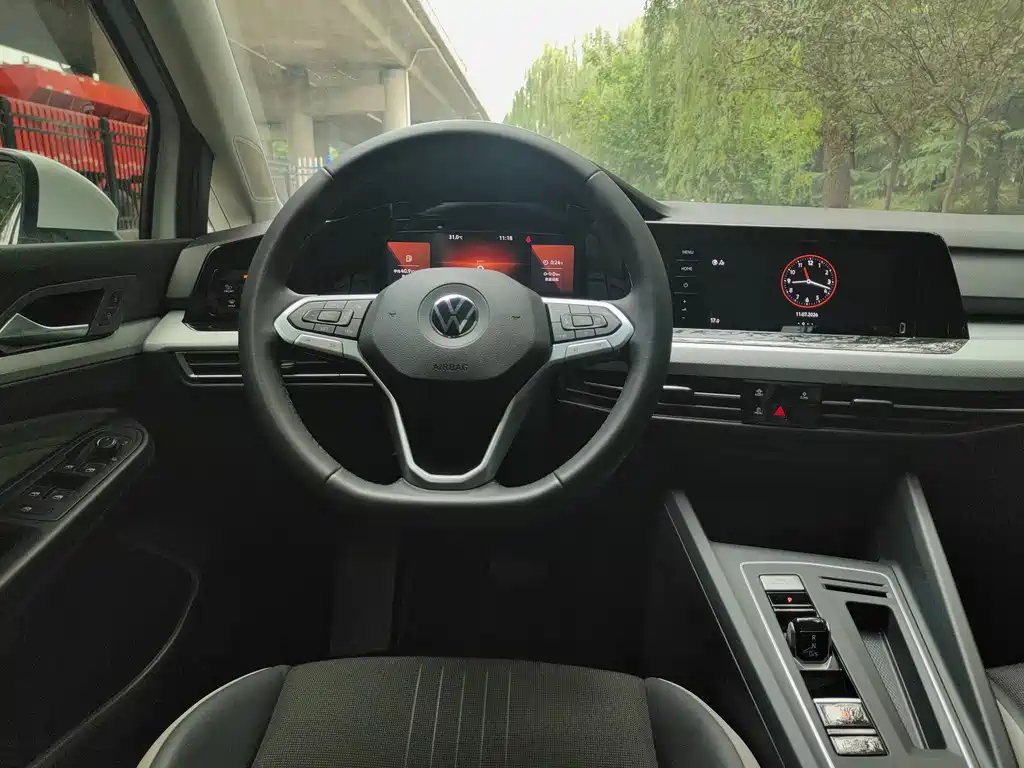 Volkswagen Golf 2023 280TSI DSG Pro