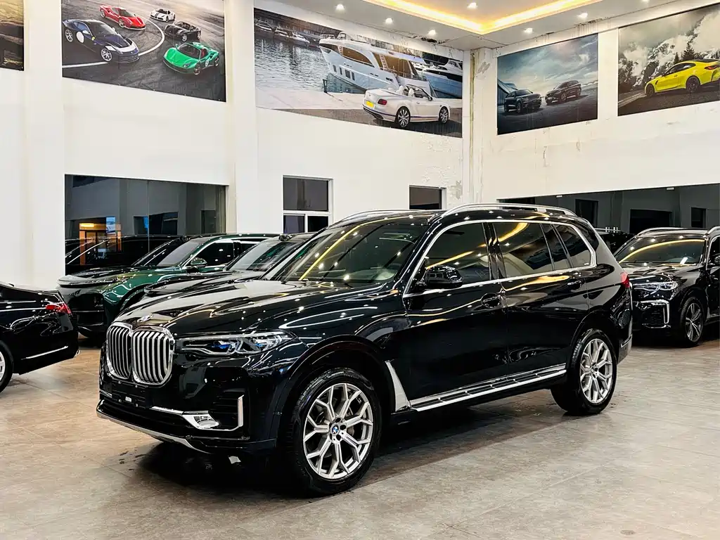 BMW X7 2021
