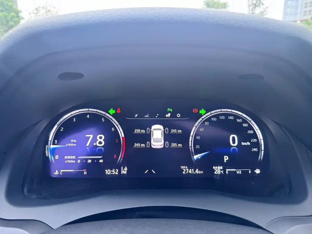 Toyota Camry — миниатюра 19