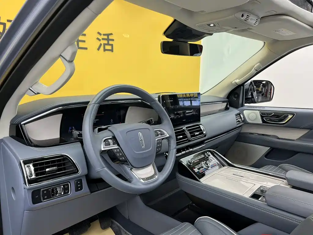Lincoln Navigator — миниатюра 38