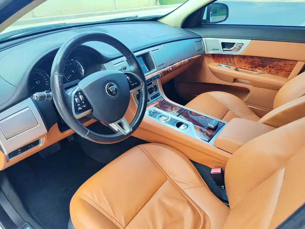 Jaguar XF — миниатюра 11