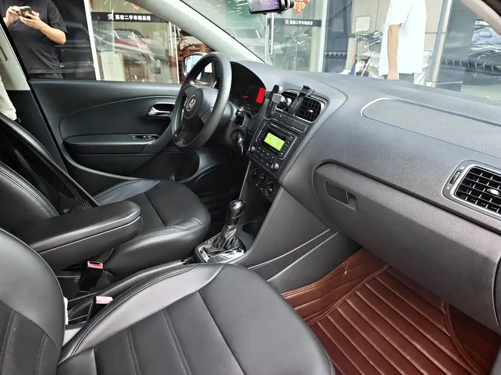 Volkswagen Polo — миниатюра 8