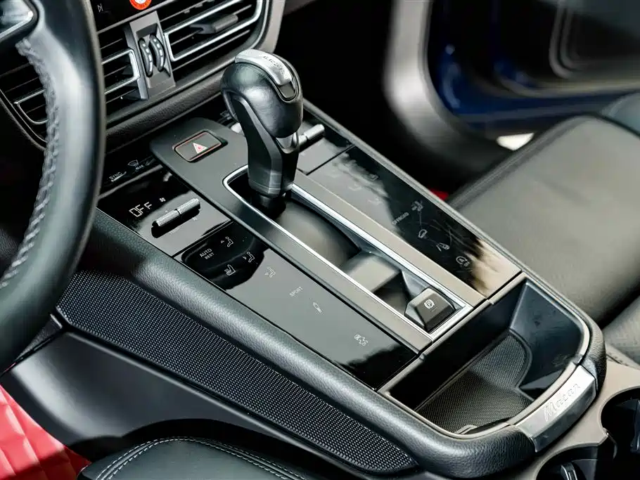 Porsche Macan — миниатюра 11