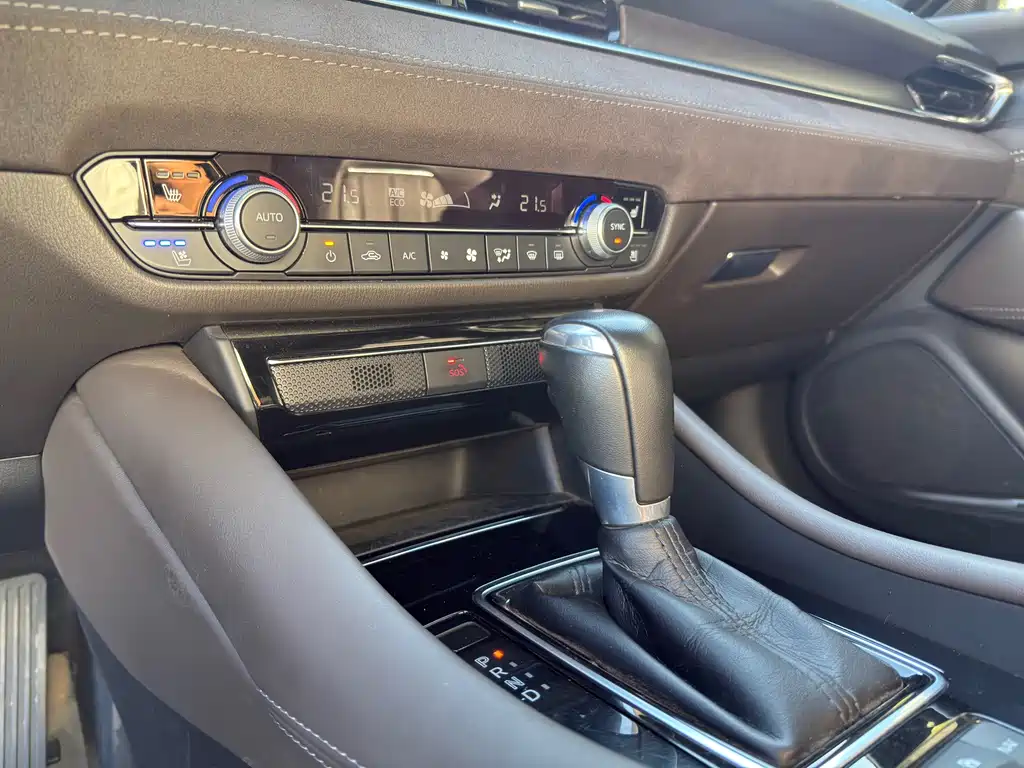 Mazda Atenza — миниатюра 5