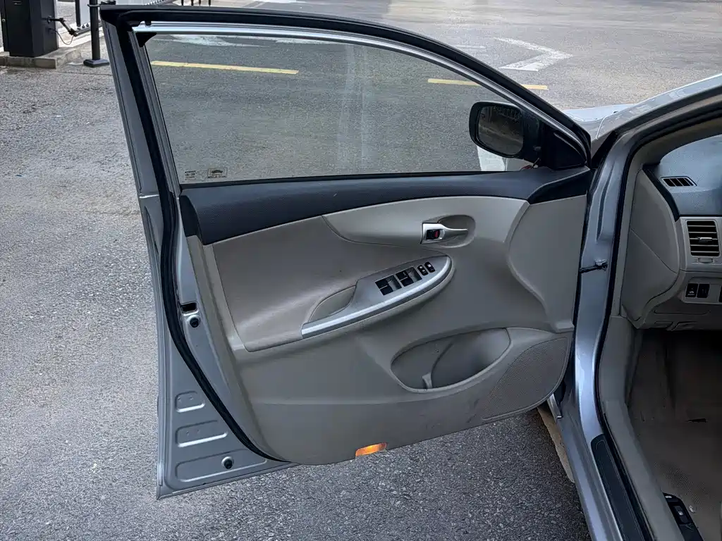 Toyota Corolla — миниатюра 8