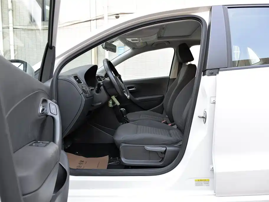 Volkswagen Polo 2018 1.5L AT