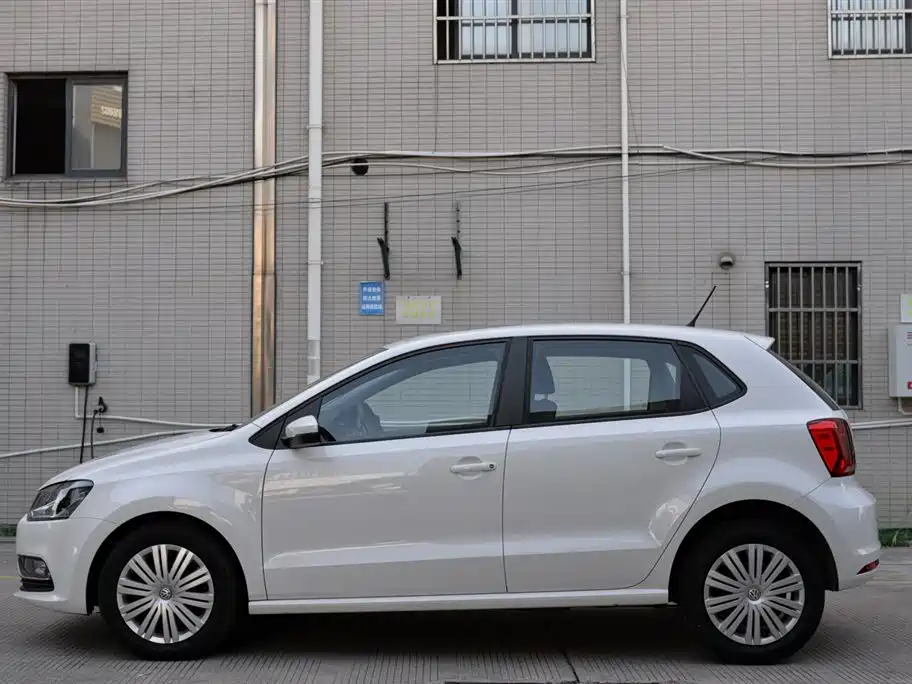 Volkswagen Polo 2018 1.5L AT