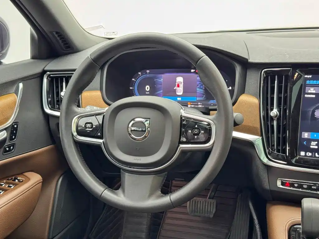 Volvo S90 PHEV — миниатюра 18