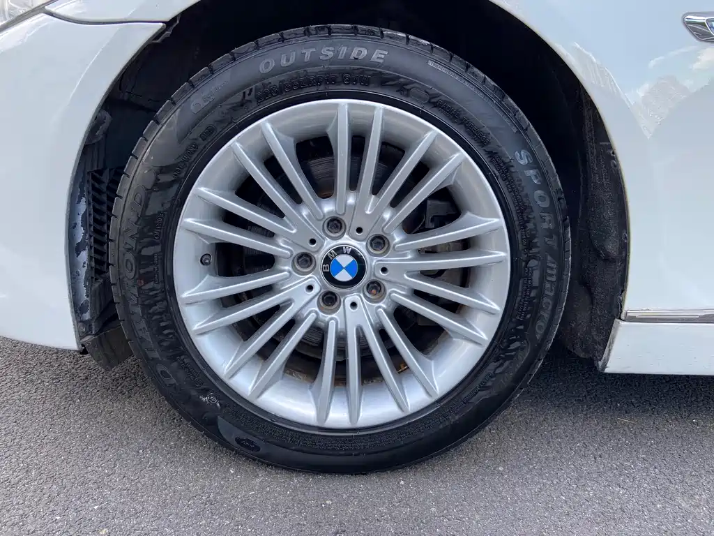 BMW 5 Series — миниатюра 19